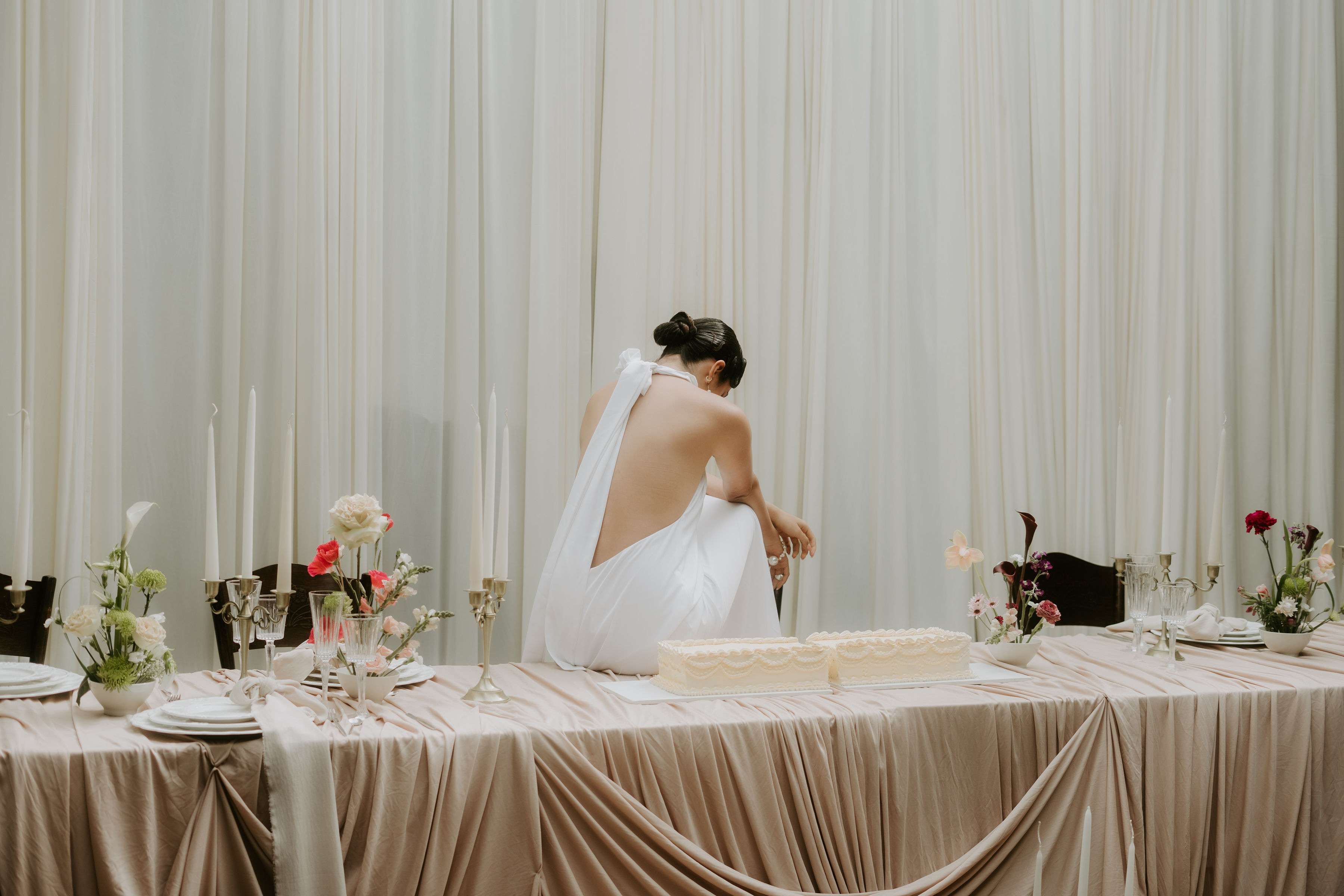 Editorial Floralveil — composición etérea